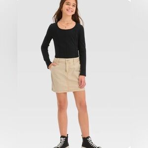 Youth/ girls beige skirt button & zip up two from pockets & back pockets